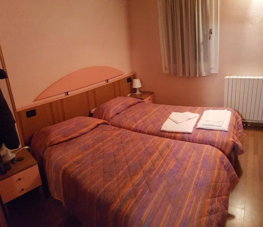 וידיצ'אטיקו Hotel La Piazzetta מראה חיצוני תמונה