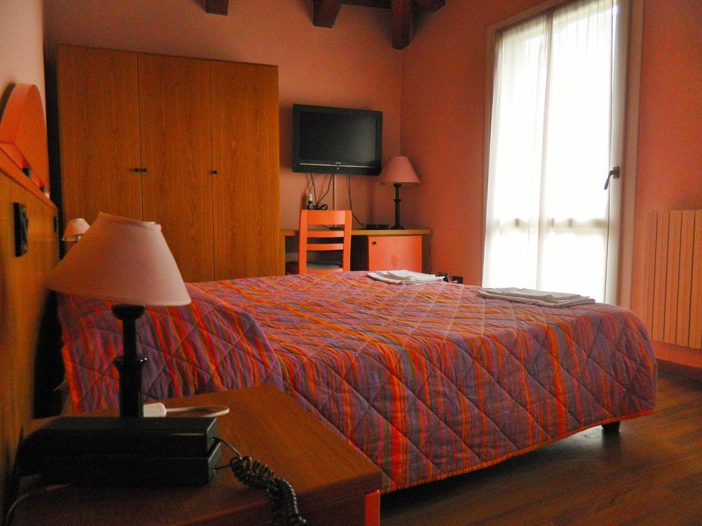 וידיצ'אטיקו Hotel La Piazzetta חדר תמונה
