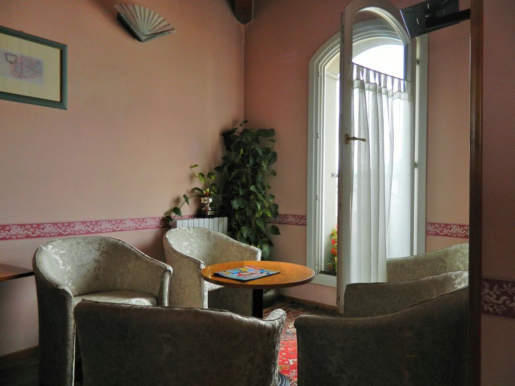 וידיצ'אטיקו Hotel La Piazzetta מראה חיצוני תמונה